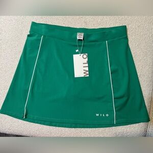 NWT WILO Women's Vibrant Green Skirt